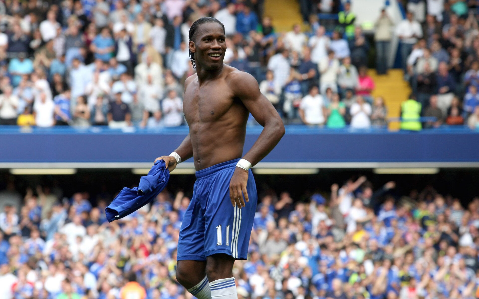 德甲球队整合GPS与疲劳指数动态调整训练节奏，德甲场均跑动距离